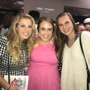 Meet your Posher, Olivia